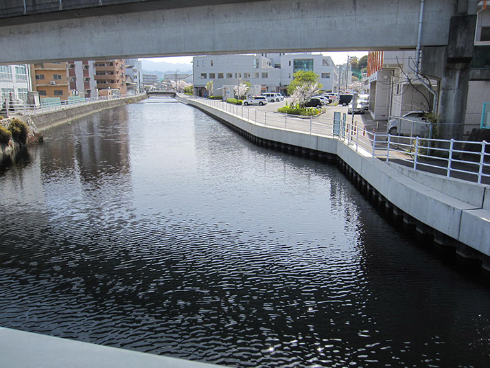 護岸改修（矢板護岸）（（二）浅川 今治市宮下町）