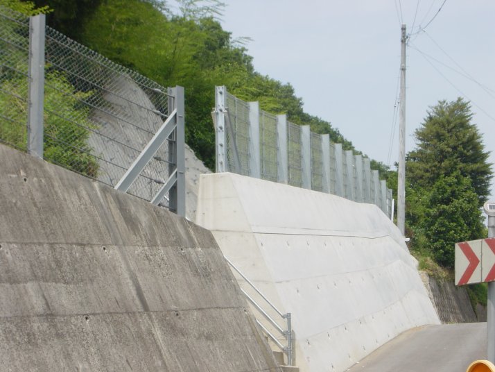 待ち受擁壁＋落下防止柵工　与和木C地区